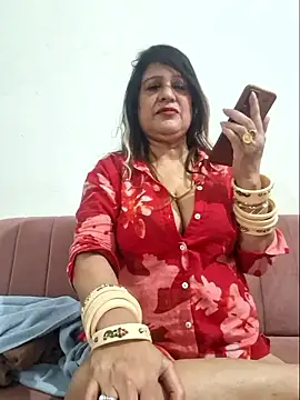 Snapshot of Hot_Queen77 chatting on 02-28-25, 06:41 Hot Queen77 online show from 02-28-25, 06:41