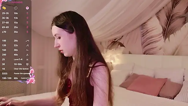 Snapshot of AliceLiddelle chatting on 11-25-25, 09:20 AliceLiddelle online show from 11-25-25, 09:20