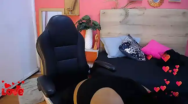 scarlet-foox online show from 03-14-25, 12:18