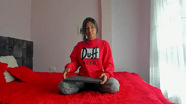 Snapshot of kitty_myers chatting on 03-18-25, 01:53 kitty myers online show from 03-18-25, 01:53