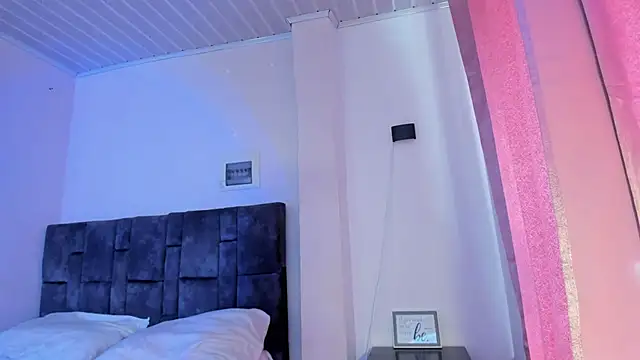 kitty myers online show from 10-31-25, 02:18