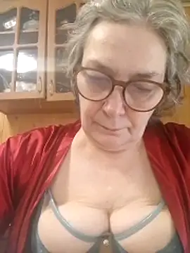 Snapshot of IrinaSweet54 chatting on 04-23-26, 08:46 IrinaSweet54 online show from 04-23-26, 08:46