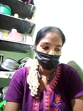 Snapshot of anusiya01 chatting on 03-12-25, 06:44 anusiya01 online show from 03-12-25, 06:44