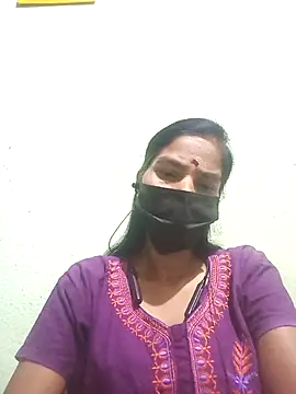 Snapshot of anusiya01 chatting on 09-14-25, 02:05 anusiya01 online show from 09-14-25, 02:05