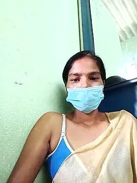 Snapshot of anusiya01 chatting on 10-08-25, 04:10 anusiya01 online show from 10-08-25, 04:10