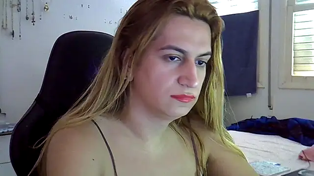 Snapshot of luizacandy chatting on 07-22-26, 03:26 luizacandy online show from 07-22-26, 03:26