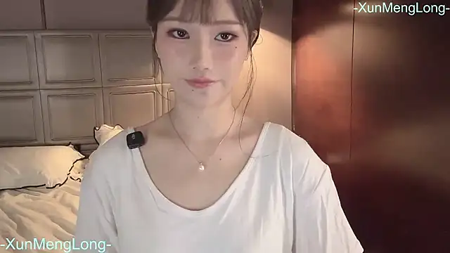 -XunMengLong- online show from 04-01-26, 06:27