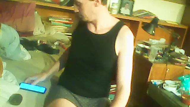 HOTMENVERYHOT online show from 04-17-26, 05:38