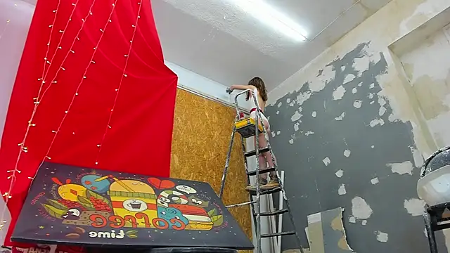 Snapshot of YourSuperModel chatting on 12-25-24, 10:28 YourSuperModel online show from 12-25-24, 10:28