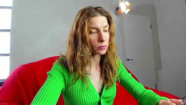 Snapshot of YourSuperModel chatting on 02-05-25, 10:08 YourSuperModel online show from 02-05-25, 10:08