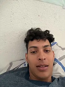 Snapshot of ValenSuarez25 chatting on 07-20-26, 03:36 ValenSuarez25 online show from 07-20-26, 03:36