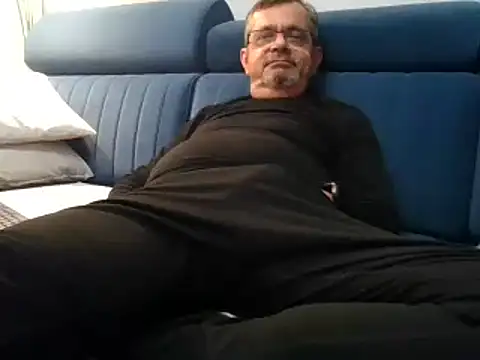 axecoman60 online show from 01-31-25, 07:18