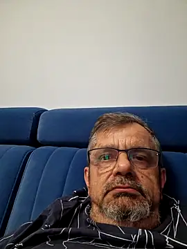 axecoman60 online show from 02-09-25, 06:05