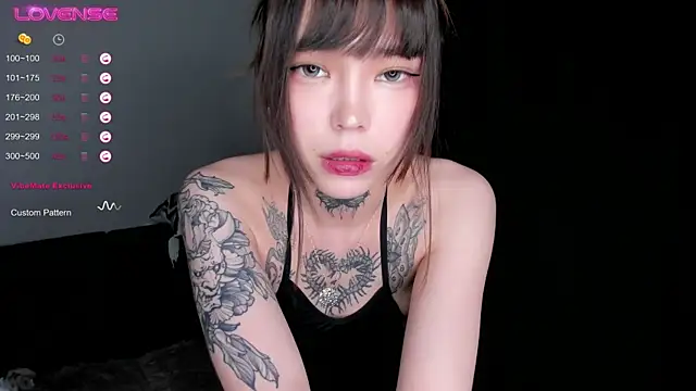 Snapshot of Dark_Ester chatting on 10-03-25, 04:37 Dark Ester online show from 10-03-25, 04:37