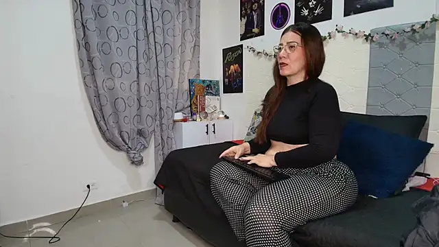 Snapshot of scarlett__morgan chatting on 06-05-26, 02:34 scarlett morgan online show from 06-05-26, 02:34