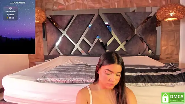 Rose Evans   online show from 12-14-25, 05:02