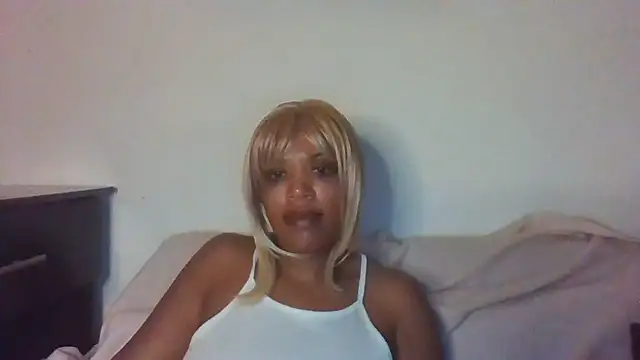 Snapshot of thekelliecapri chatting on 04-04-26, 08:23 thekelliecapri online show from 04-04-26, 08:23