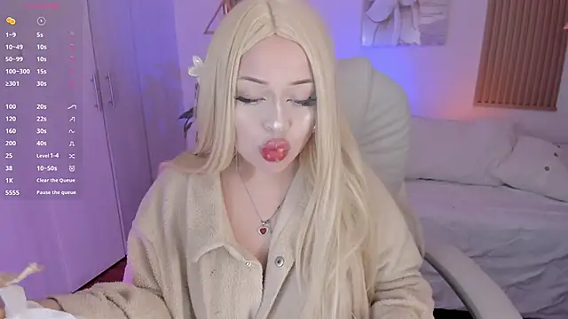 Snapshot of Kendall_Bunnyy chatting on 01-25-25, 02:36 Kendall Bunnyy online show from 01-25-25, 02:36