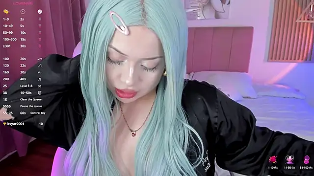 Snapshot of Kendall_Bunnyy chatting on 02-14-25, 06:29 Kendall Bunnyy online show from 02-14-25, 06:29