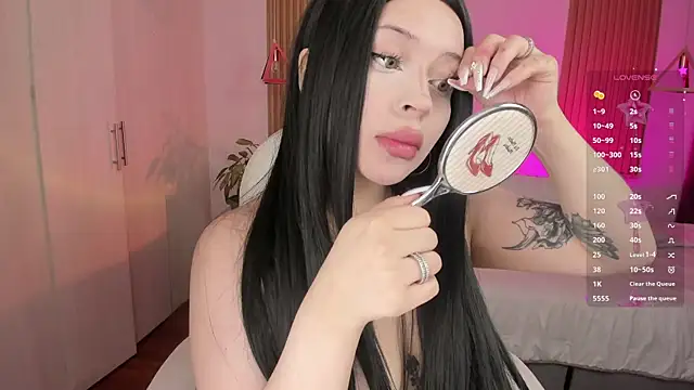 Snapshot of Kendall_Bunnyy chatting on 11-10-25, 08:41 Kendall Bunnyy online show from 11-10-25, 08:41