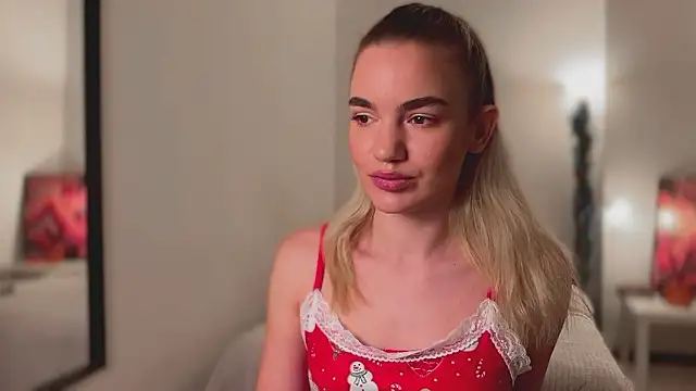 Snapshot of Heidi11 chatting on 12-01-24, 07:36 Heidi11 online show from 12-01-24, 07:36