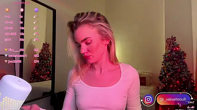 Snapshot of Heidi11 chatting on 12-08-24, 06:06 Heidi11 online show from 12-08-24, 06:06