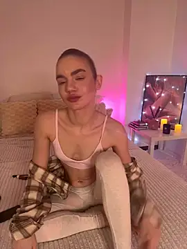 Snapshot of Heidi11 chatting on 01-05-25, 07:17 Heidi11 online show from 01-05-25, 07:17