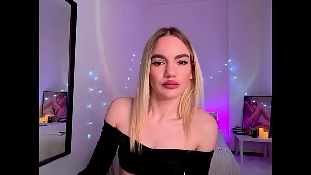 Snapshot of Heidi11 chatting on 01-10-25, 09:42 Heidi11 online show from 01-10-25, 09:42