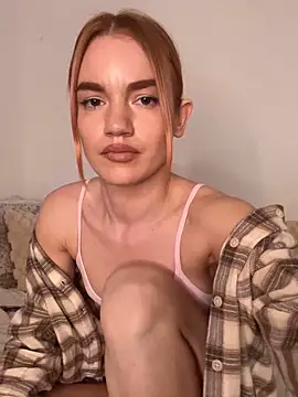 Snapshot of Heidi11 chatting on 02-05-25, 06:26 Heidi11 online show from 02-05-25, 06:26