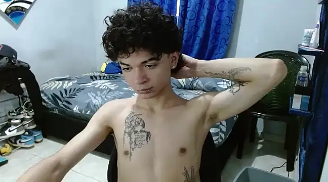 Snapshot of Lovebeng_ chatting on 02-04-25, 10:24 Lovebeng online show from 02-04-25, 10:24