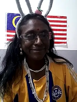 mamakarma1403 online show from 10-28-25, 04:31