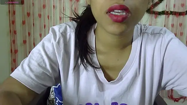 Snapshot of Preeti-Sexy chatting on 02-13-25, 04:22 Preeti-Sexy online show from 02-13-25, 04:22