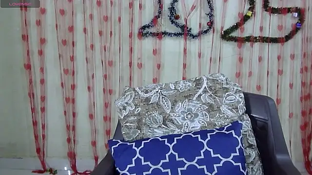 Snapshot of Preeti-Sexy chatting on 02-22-25, 05:55 Preeti-Sexy online show from 02-22-25, 05:55