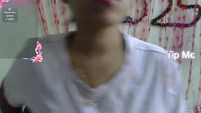 Snapshot of Preeti-Sexy chatting on 03-20-25, 10:43 Preeti-Sexy online show from 03-20-25, 10:43