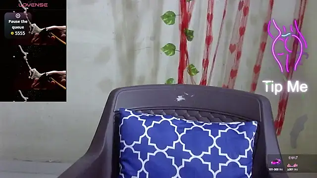 Snapshot of Preeti-Sexy chatting on 09-19-25, 05:09 Preeti-Sexy online show from 09-19-25, 05:09