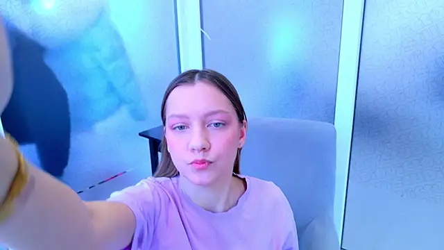 Snapshot of AliceBrayan chatting on 02-15-25, 05:30 AliceBrayan online show from 02-15-25, 05:30