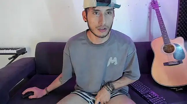 Snapshot of Henrikk_senn chatting on 12-17-24, 02:44 Henrikk senn online show from 12-17-24, 02:44