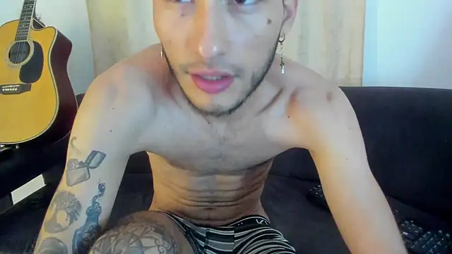 Snapshot of Henrikk_senn chatting on 11-09-25, 11:52 Henrikk senn online show from 11-09-25, 11:52