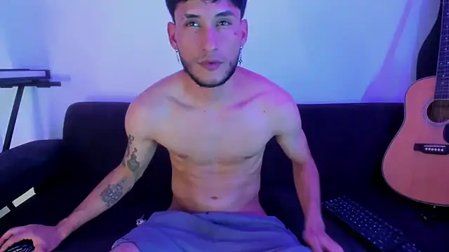 Snapshot of Henrikk_senn chatting on 12-01-25, 08:25 Henrikk senn online show from 12-01-25, 08:25