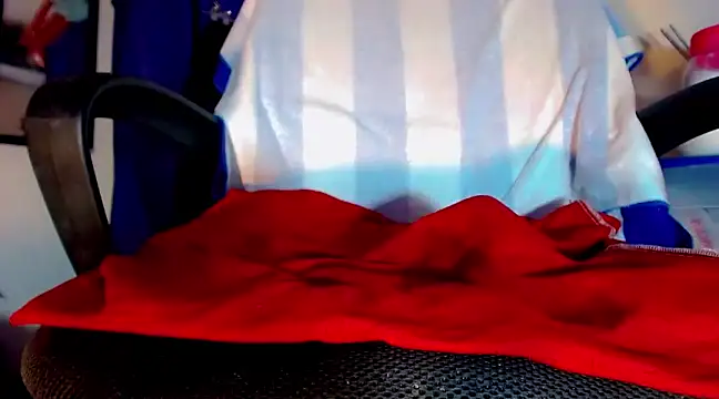 Snapshot of nicol_gill_ chatting on 02-06-25, 02:37 nicol gill online show from 02-06-25, 02:37