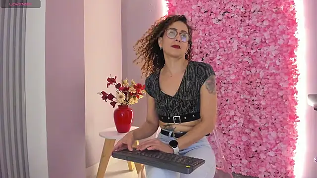 Angela donnato online show from 01-11-25, 03:55