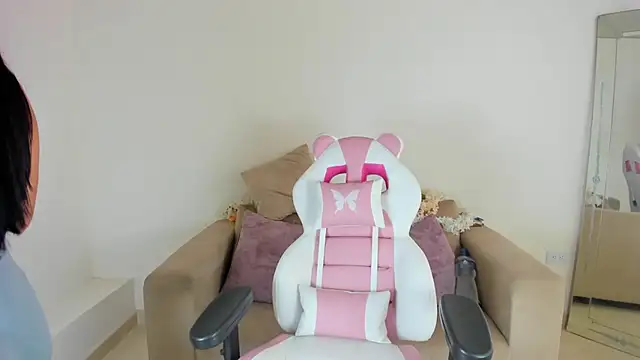 Snapshot of Charlotte_cowell_sub1_ chatting on 01-16-25, 09:30 Charlotte cowell sub1 online show from 01-16-25, 09:30