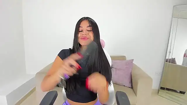 Snapshot of Charlotte_cowell_sub1_ chatting on 03-05-25, 10:21 Charlotte cowell sub1 online show from 03-05-25, 10:21