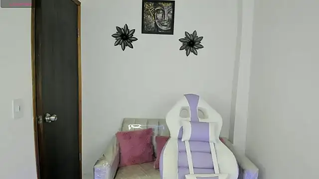 Snapshot of Charlotte_cowell_sub1_ chatting on 03-21-25, 10:28 Charlotte cowell sub1 online show from 03-21-25, 10:28