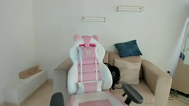 Snapshot of Charlotte_cowell_sub1_ chatting on 09-19-25, 08:09 Charlotte cowell sub1 online show from 09-19-25, 08:09