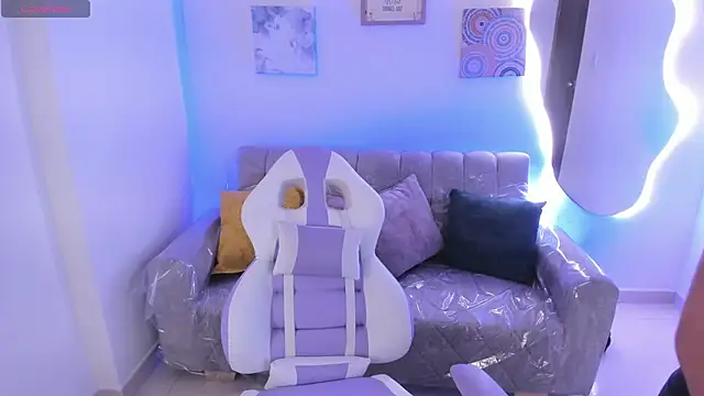 Snapshot of Charlotte_cowell_sub1_ chatting on 10-13-25, 07:47 Charlotte cowell sub1 online show from 10-13-25, 07:47