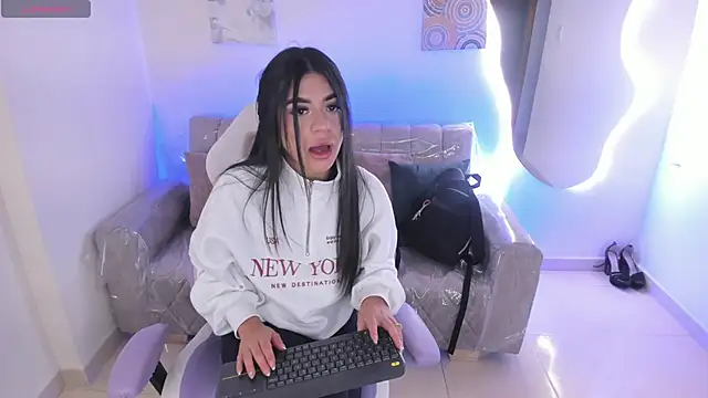 Snapshot of Charlotte_cowell_sub1_ chatting on 12-01-25, 06:02 Charlotte cowell sub1 online show from 12-01-25, 06:02