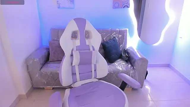 Snapshot of Charlotte_cowell_sub1_ chatting on 12-13-25, 08:25 Charlotte cowell sub1 online show from 12-13-25, 08:25