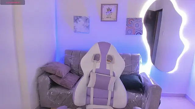 Snapshot of Charlotte_cowell_sub1_ chatting on 12-17-25, 05:08 Charlotte cowell sub1 online show from 12-17-25, 05:08