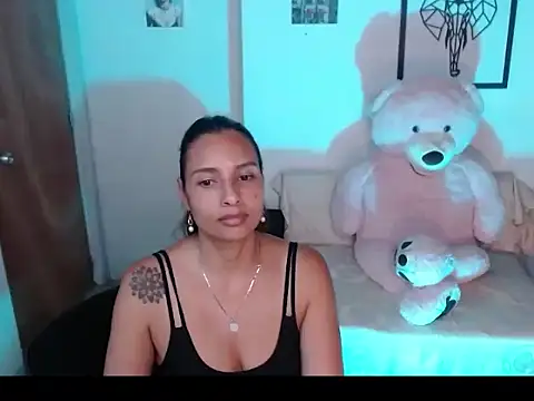 Snapshot of mykaelahoney chatting on 03-18-26, 04:59 mykaelahoney online show from 03-18-26, 04:59